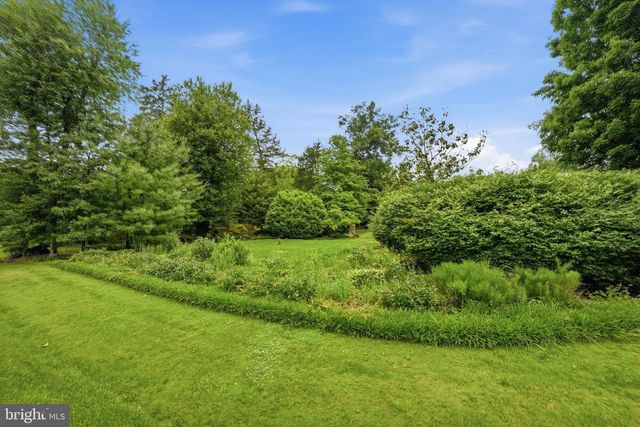 4920 BROOK HILLS DR, Annandale, VA 22003