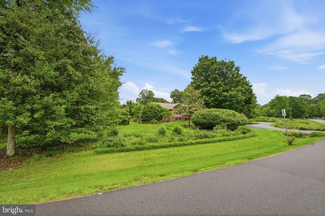 4920 BROOK HILLS DR, Annandale, VA 22003