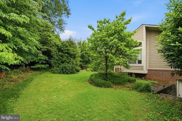 4920 BROOK HILLS DR, Annandale, VA 22003