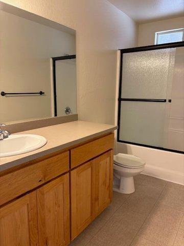 1380 Dowell Road, Grants Pass, OR 97527