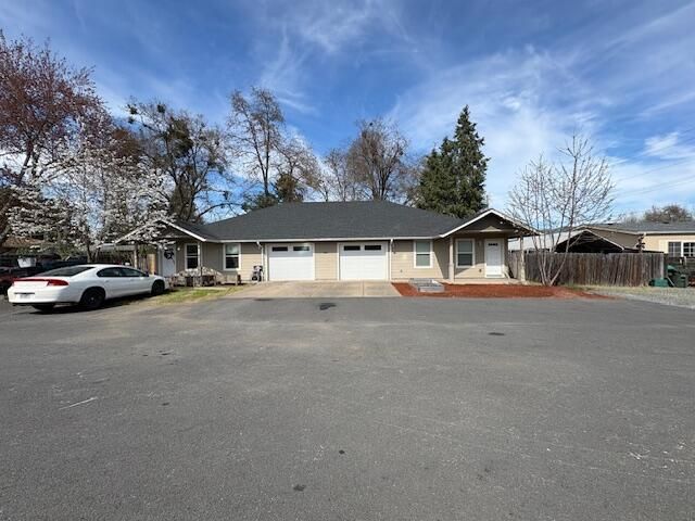 1380 Dowell Road, Grants Pass, OR 97527