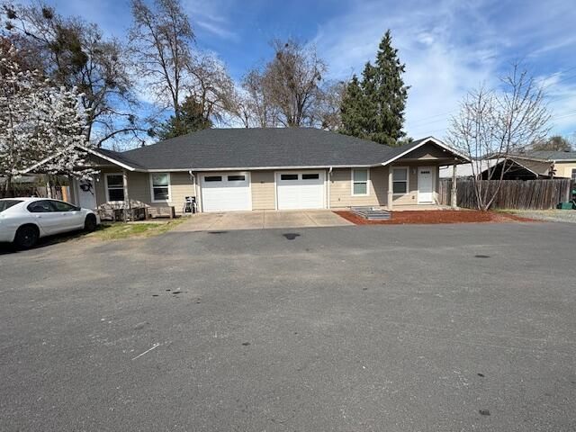 1380 Dowell Road, Grants Pass, OR 97527