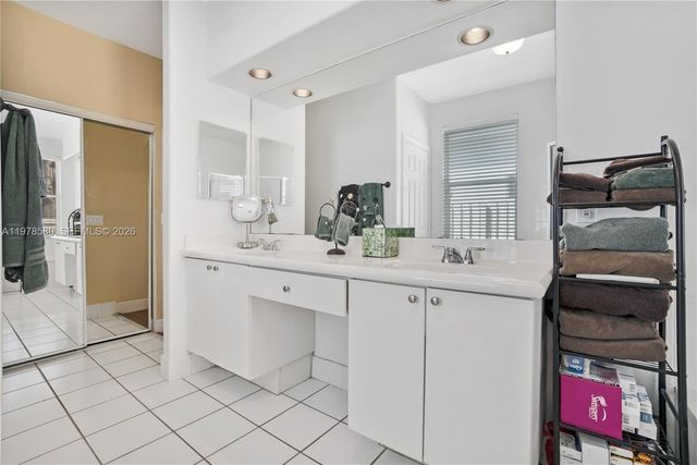 5297 SW 34th Way, Hollywood, FL 33312
