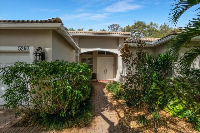 5297 SW 34th Way, Hollywood, FL 33312