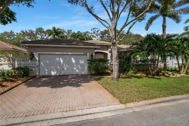 5297 SW 34th Way, Hollywood, FL 33312