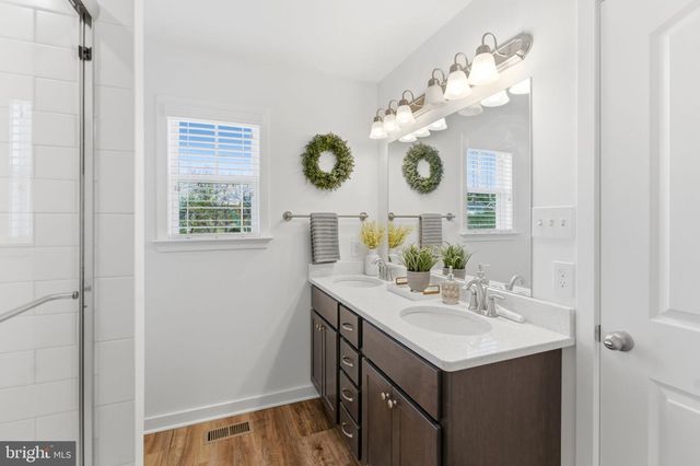 255 QUINELLA CT, Martinsburg, WV 25404