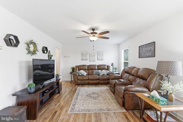 255 QUINELLA CT, Martinsburg, WV 25404