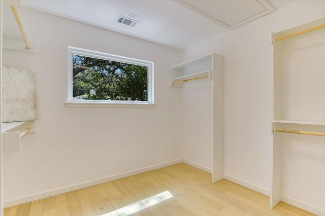 9203 Quail Rock CIR, Austin, TX 78758