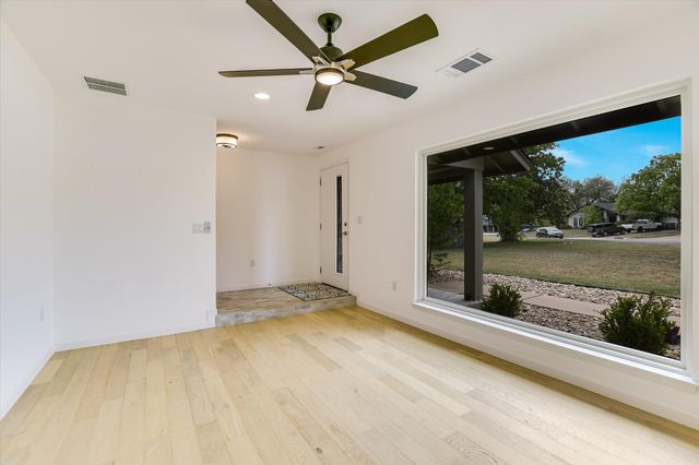 9203 Quail Rock CIR, Austin, TX 78758