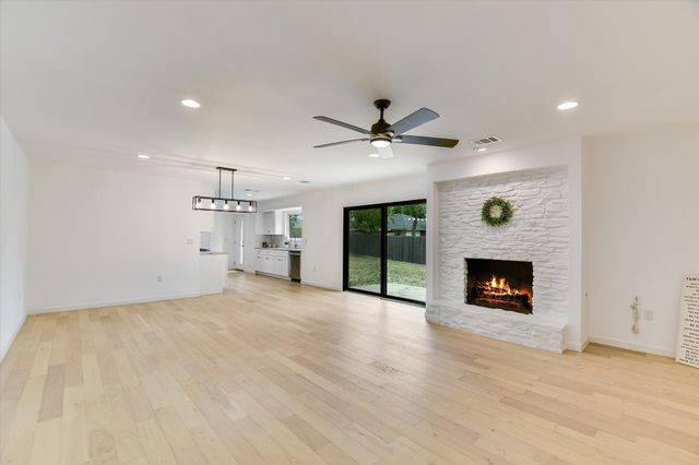 9203 Quail Rock CIR, Austin, TX 78758