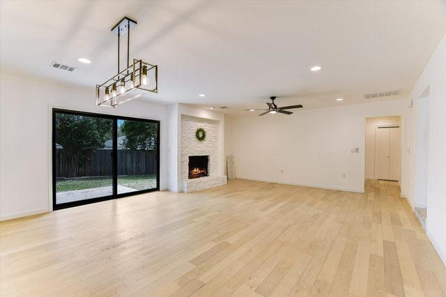 9203 Quail Rock CIR, Austin, TX 78758