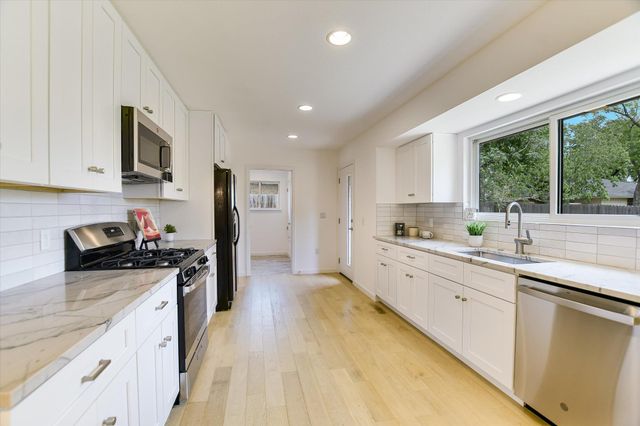 9203 Quail Rock CIR, Austin, TX 78758