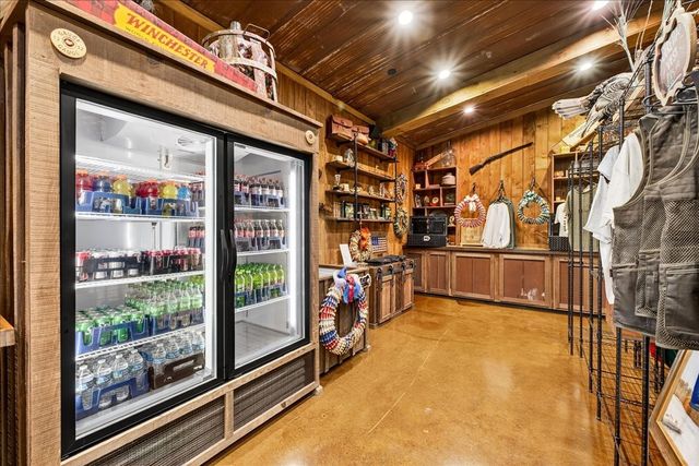 3975 Jarman Hollow Rd, Palmyra, TN 37142