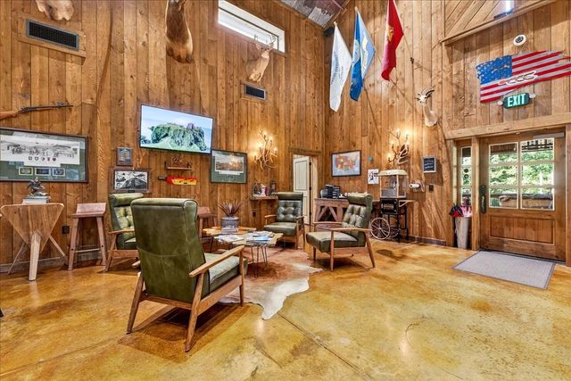3975 Jarman Hollow Rd, Palmyra, TN 37142