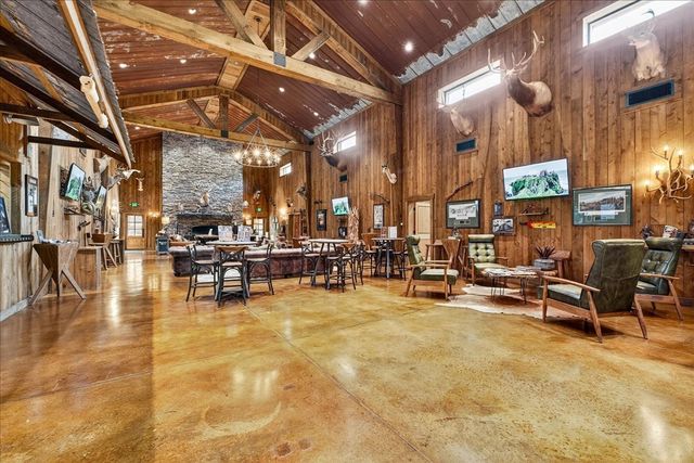 3975 Jarman Hollow Rd, Palmyra, TN 37142
