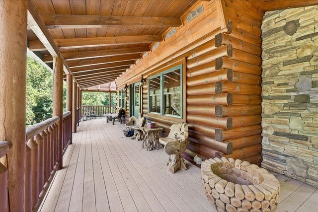3975 Jarman Hollow Rd, Palmyra, TN 37142
