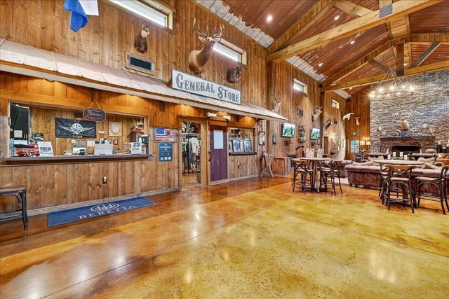 3975 Jarman Hollow Rd, Palmyra, TN 37142