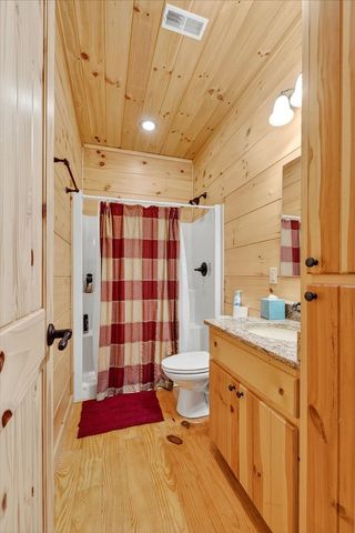 3975 Jarman Hollow Rd, Palmyra, TN 37142