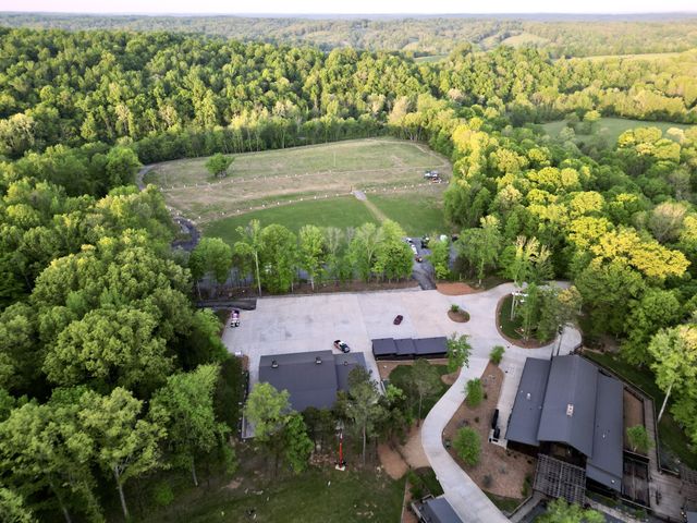 3975 Jarman Hollow Rd, Palmyra, TN 37142