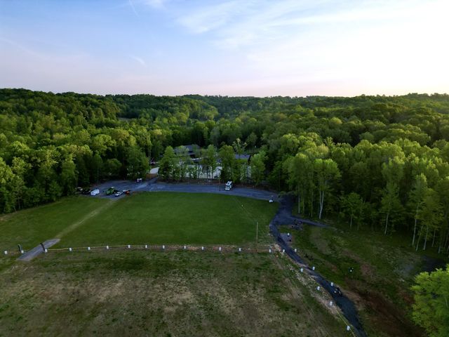 3975 Jarman Hollow Rd, Palmyra, TN 37142