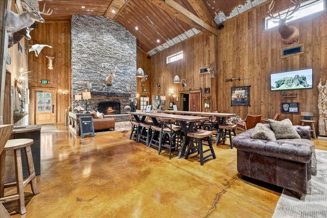 3975 Jarman Hollow Rd, Palmyra, TN 37142