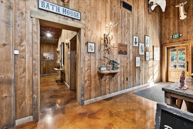 3975 Jarman Hollow Rd, Palmyra, TN 37142
