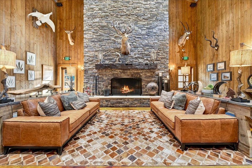 3975 Jarman Hollow Rd, Palmyra, TN 37142