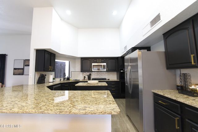 5708 NOVILLA Place, El Paso, TX 79932