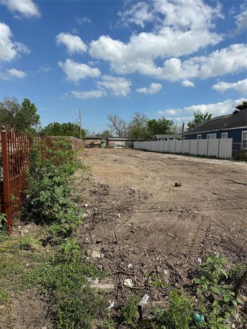 3017 Golfcrest Boulevard, Houston, TX 77087