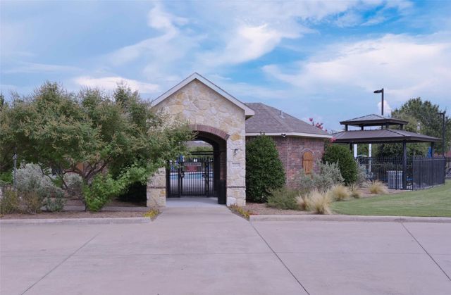 8421 Fawn Creek Drive, Fort Worth, TX 76123