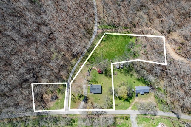 755 Briar Pond Rd, Centerville, TN 37033