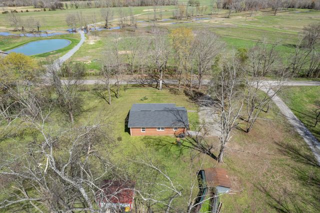 755 Briar Pond Rd, Centerville, TN 37033