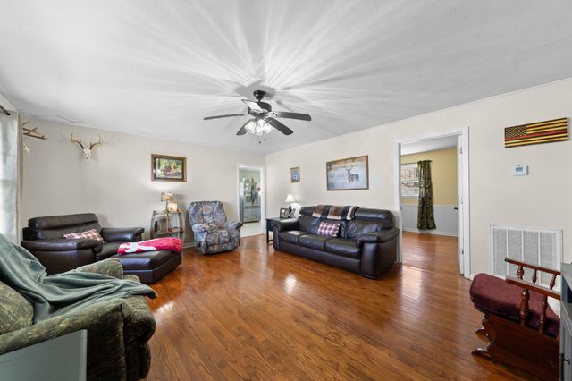 755 Briar Pond Rd, Centerville, TN 37033