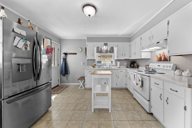 755 Briar Pond Rd, Centerville, TN 37033