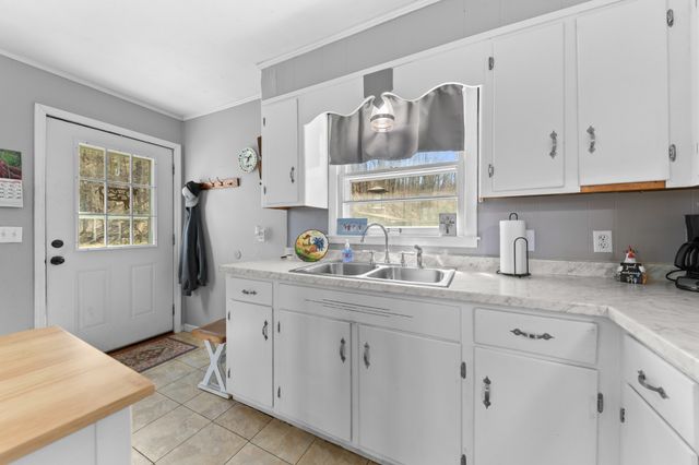 755 Briar Pond Rd, Centerville, TN 37033