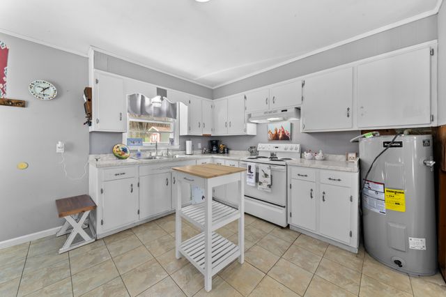 755 Briar Pond Rd, Centerville, TN 37033