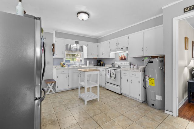 755 Briar Pond Rd, Centerville, TN 37033