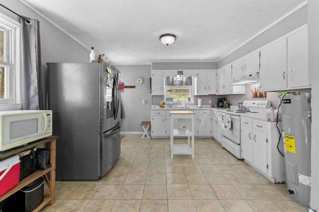 755 Briar Pond Rd, Centerville, TN 37033