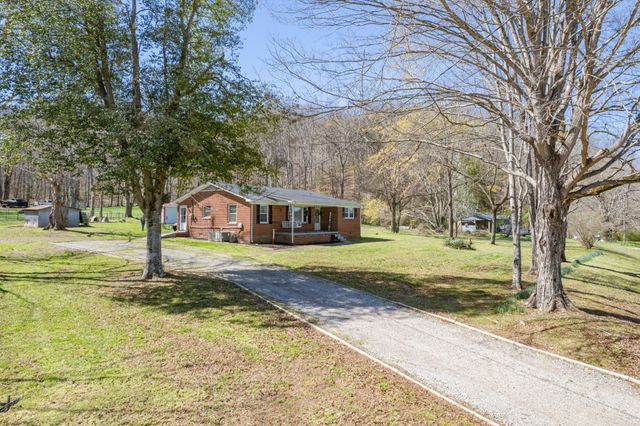 755 Briar Pond Rd, Centerville, TN 37033