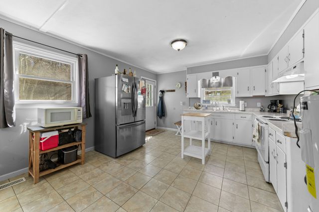 755 Briar Pond Rd, Centerville, TN 37033