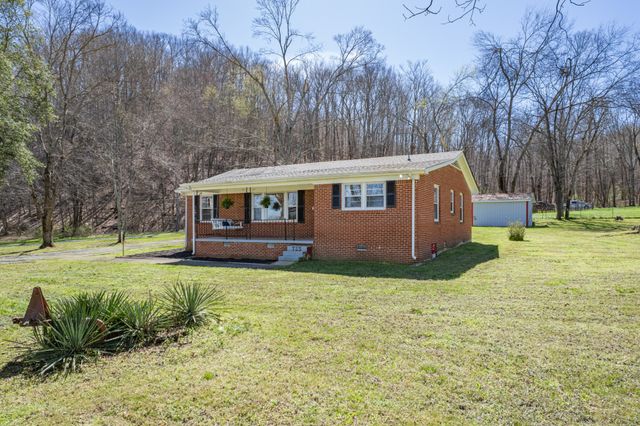 755 Briar Pond Rd, Centerville, TN 37033