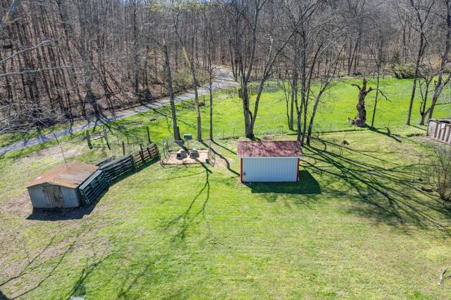 755 Briar Pond Rd, Centerville, TN 37033