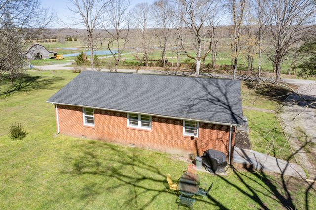 755 Briar Pond Rd, Centerville, TN 37033