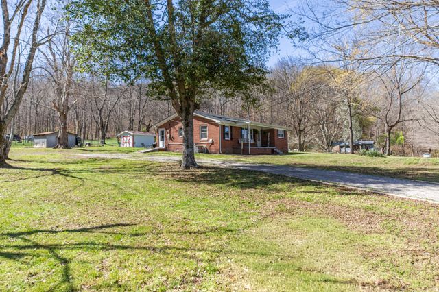 755 Briar Pond Rd, Centerville, TN 37033