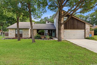 122 TWIN OAK RD, Seguin, TX 78155