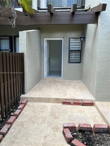 9990 NW 9th St Cir 102, Miami, FL 33172