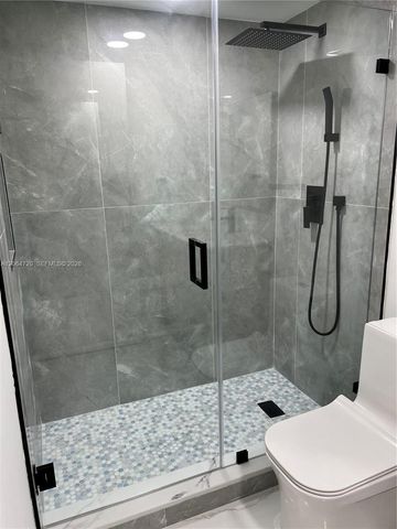 9990 NW 9th St Cir 102, Miami, FL 33172