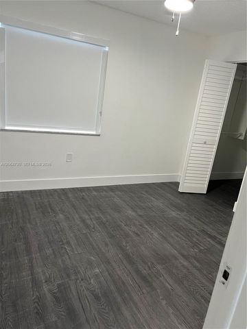 9990 NW 9th St Cir 102, Miami, FL 33172
