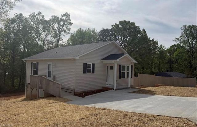 907 Eleanor Drive, Lexington, NC 27295
