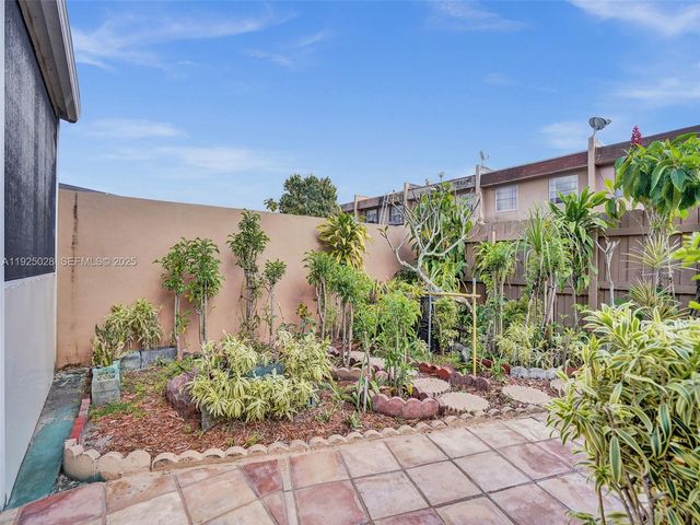 2770 NW 193rd Ter, Miami Gardens, FL 33056